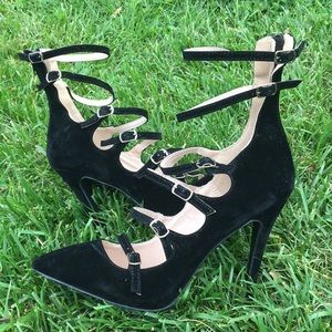 Black suede buckle up high heels 🖤